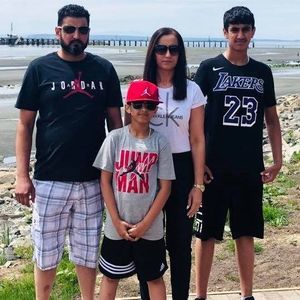 Meet your Posher, Preet